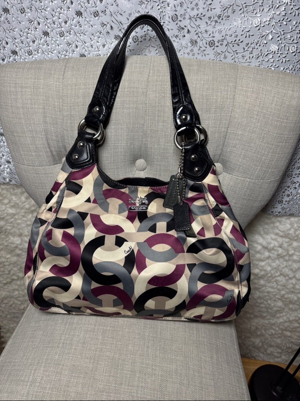 Coach Chain-Link Pattern Shoulder Bag in Cream, Black & Plum